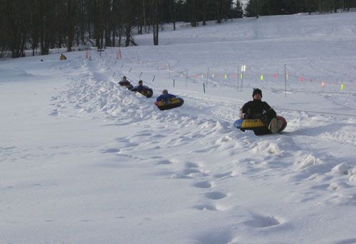 SNOWTUBING STAR MSTO POD SN̎NKEM