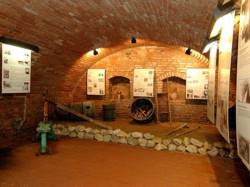 MUZEUM HUSTOPEČE