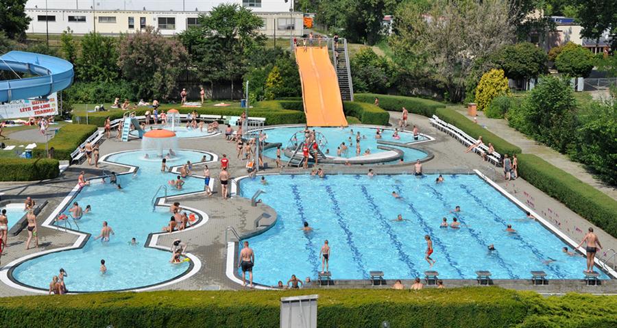 KOUPALIŠTĚ HUSTOPEČE